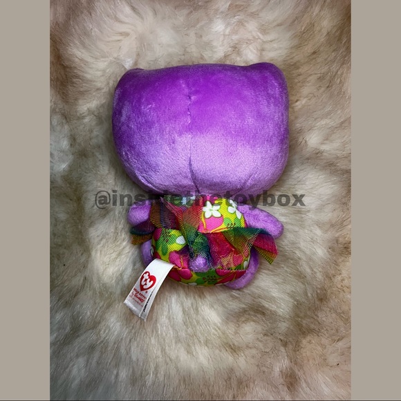 Hello Kitty TY Beanie Baby with flower - Picture 3 of 3